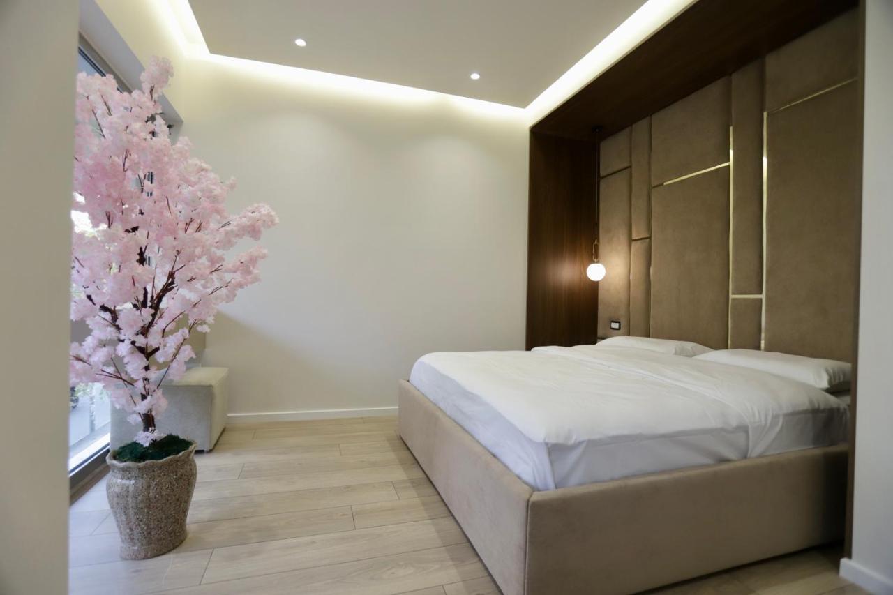 La Grand - New Bazaar Apartment Tirana Exterior photo