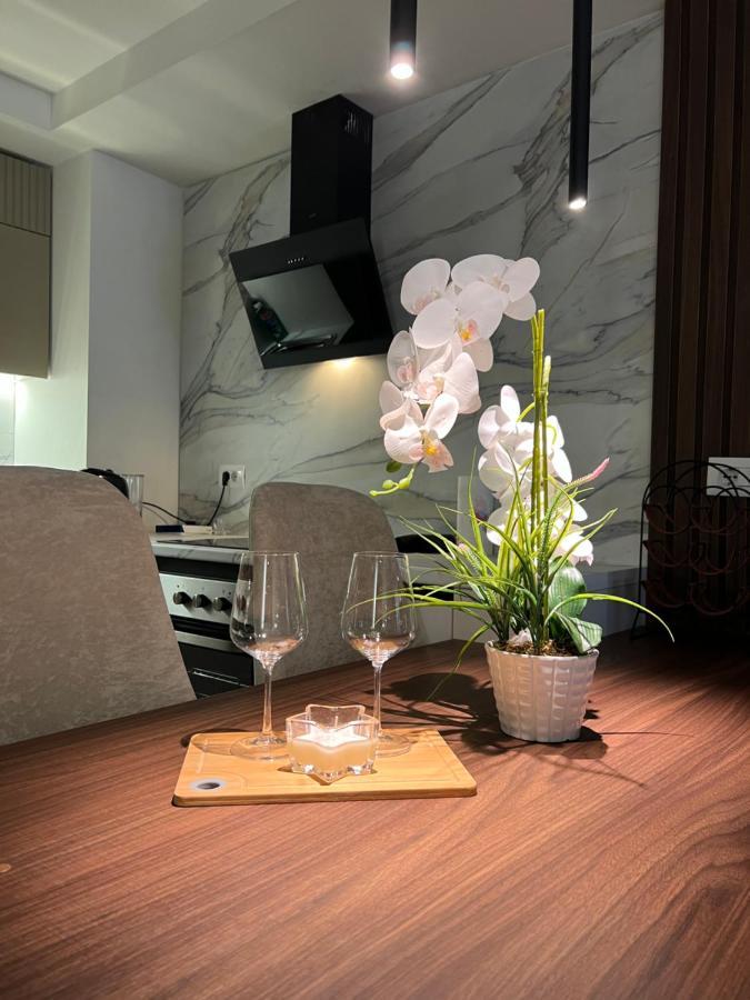 La Grand - New Bazaar Apartment Tirana Exterior photo